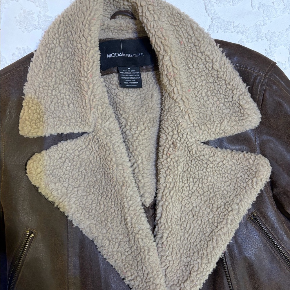 Vintage Leather Jacket with Shearling Collar - Picture 3 of 6